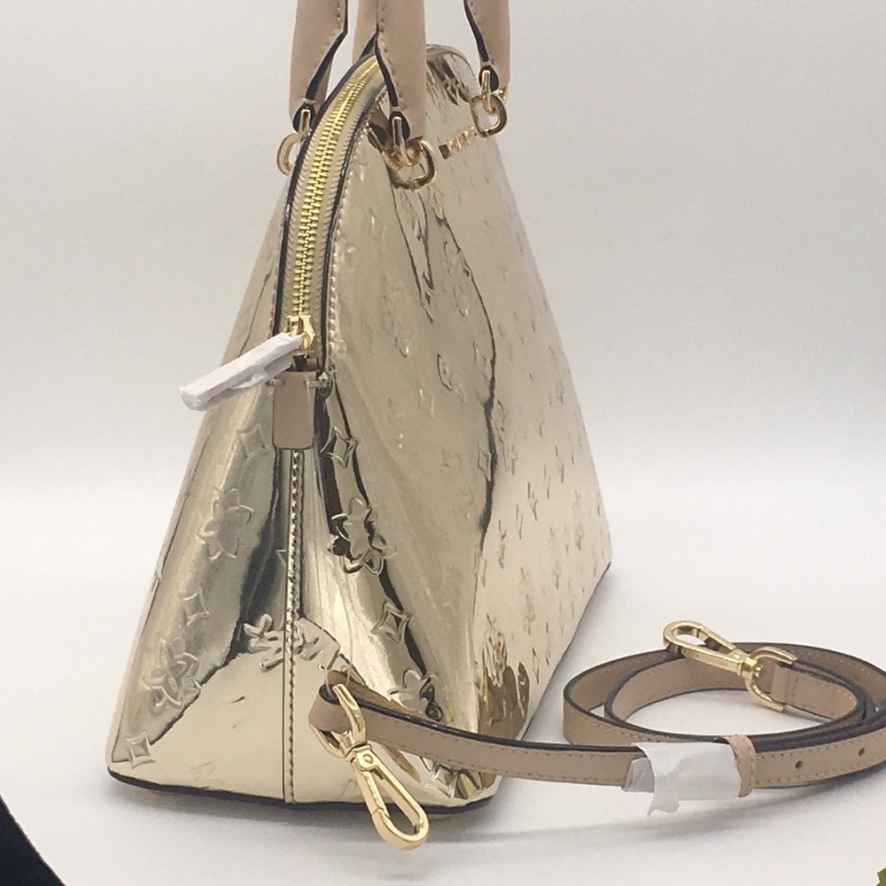 MICHAEL KORS EMMY LARGE DOME SATCHEL PALE GOLD - Picture 8 of 16